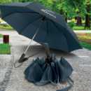 Prague Compact Umbrella+in use