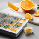 Blizzard Ice Tray with Lid+in use