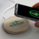 Natura Wireless Charger Round+in use